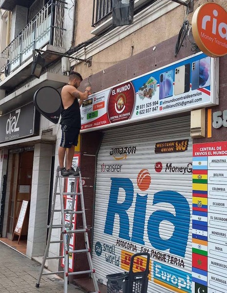 Instalación Banderola luz