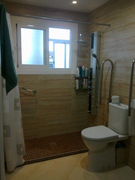 Foto: Baño Minusvalido de Multiservicios Y Reformas Mara #556651 ...