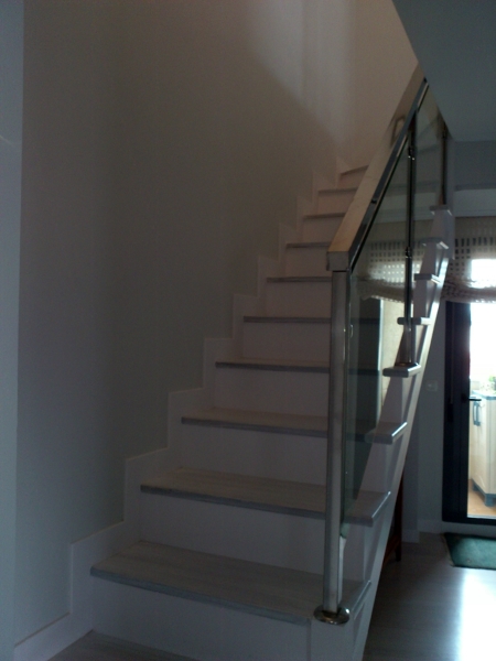 Foto: Barandilla sobre Peldaños Escalera.jpg de REFORMAS ARENE #236476