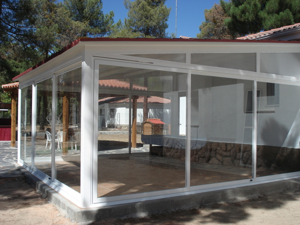 Cerramiento de porche corredera de 3 hojas