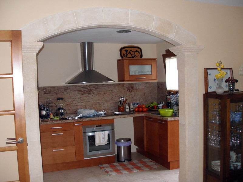 Foto: detalle arco piedra de santanyi de construnova mallorquina ... Cocinas de arco