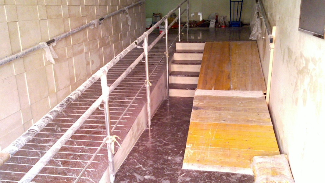 Foto: Ejecución de Rampa y Suministro de Barandillas de Tecnicas Y