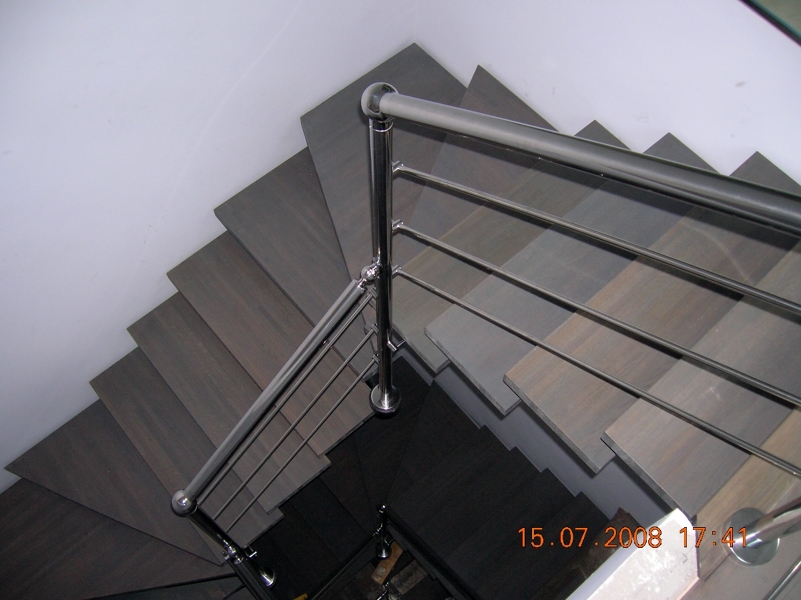 ESCALERA Y BARANDILLA