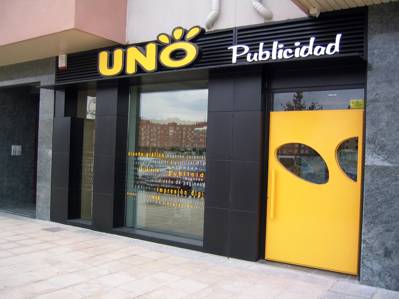 Foto Fachada de UNO Publicidad de Reinter Construcciones e