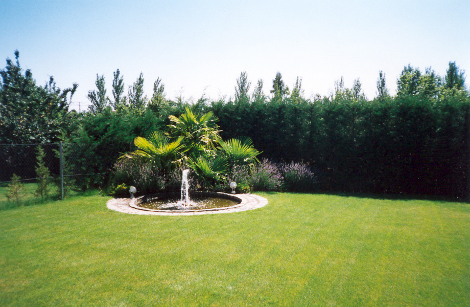 Foto: Fuente y Cesped de Paisaje Jardinería Profesional #248470