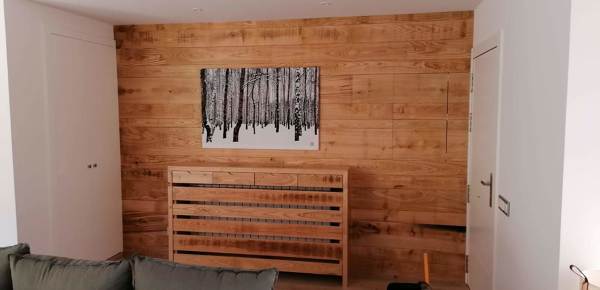 forro de pared con cubre radiador