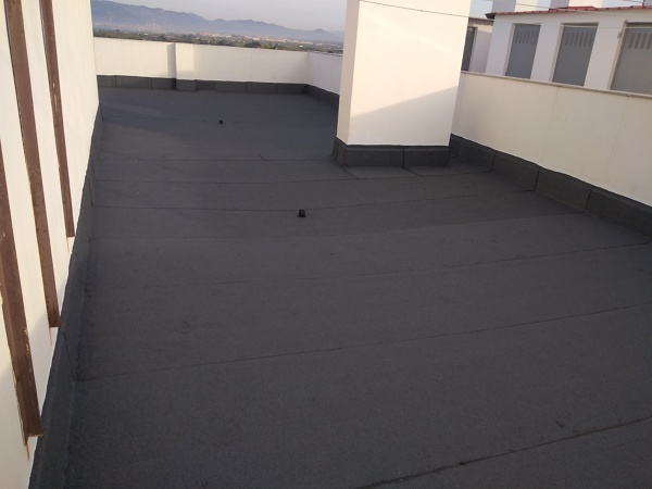Impermeabilizacion de terraza con Lamina asfáltica autoprotegida de pizarra gris de 5kg