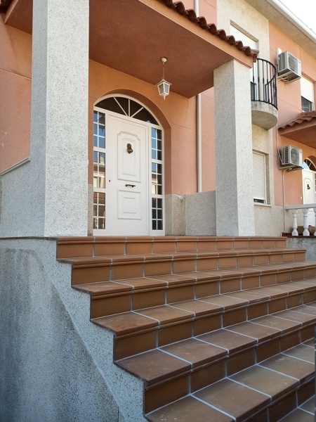 Escalera y columnas