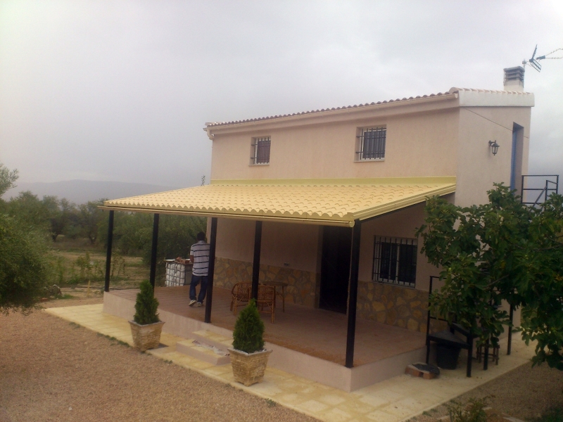 Foto: Pergola con Panel Teja de Metálicas Gustavo Herrero #361181