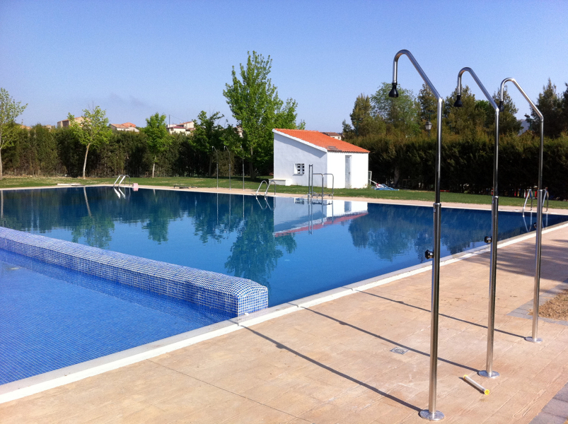 piscina desbordante La Yesa