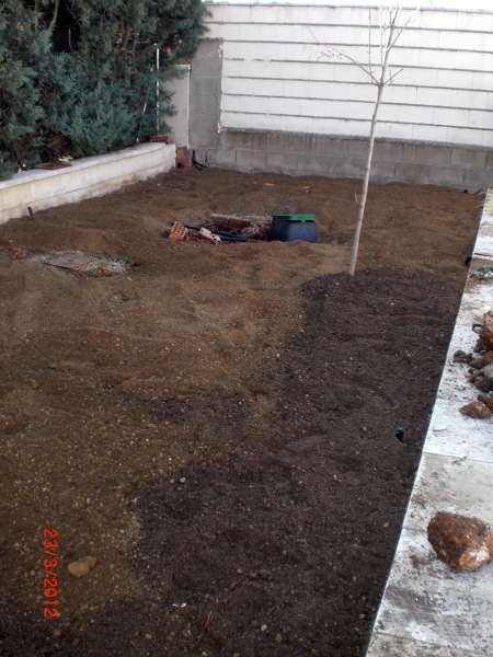 Foto: Preparacion del Terreno para Siembra de Césped de Jardineria