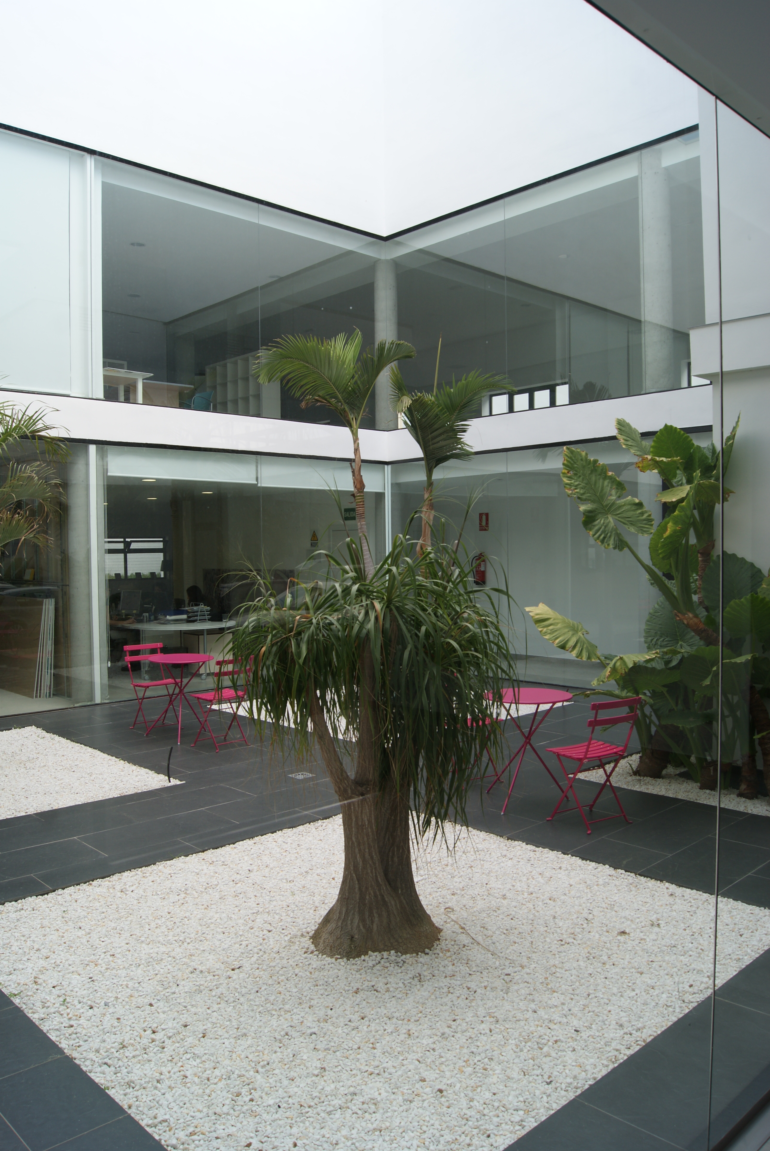 EDIFICIO DE OFICINAS