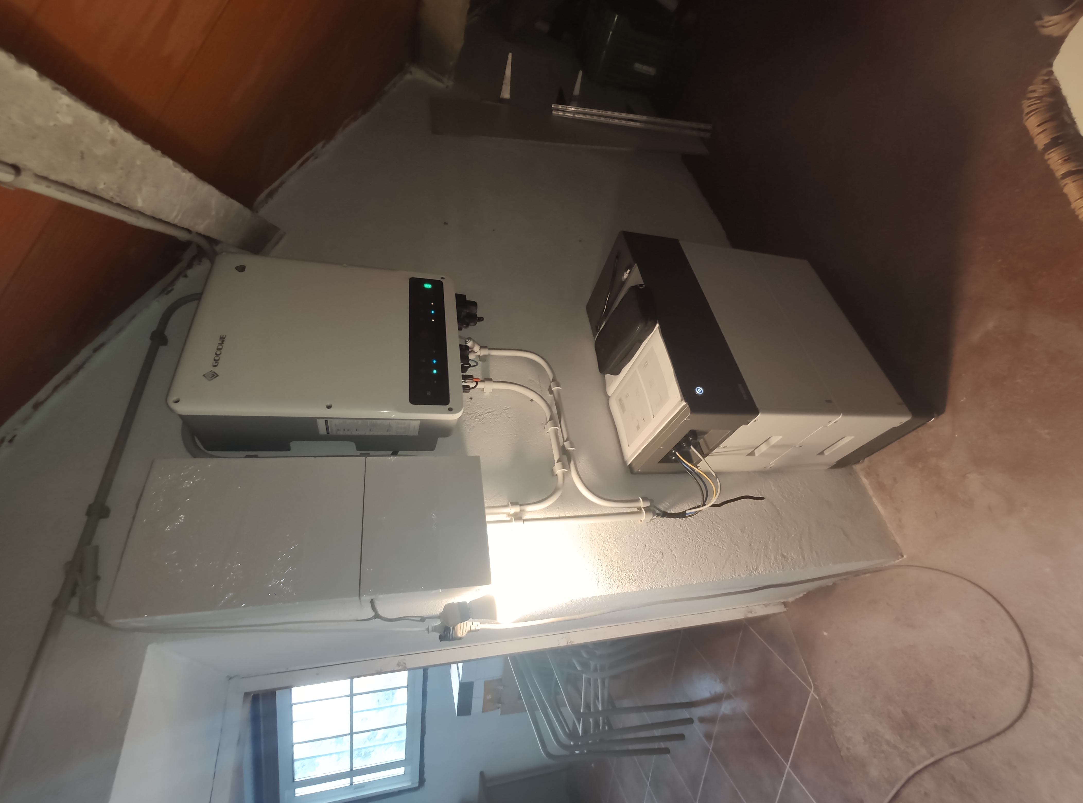 INSTALACION SOLAR FOTOVOLTAICA CON BATERIAS DE ACUMULACION