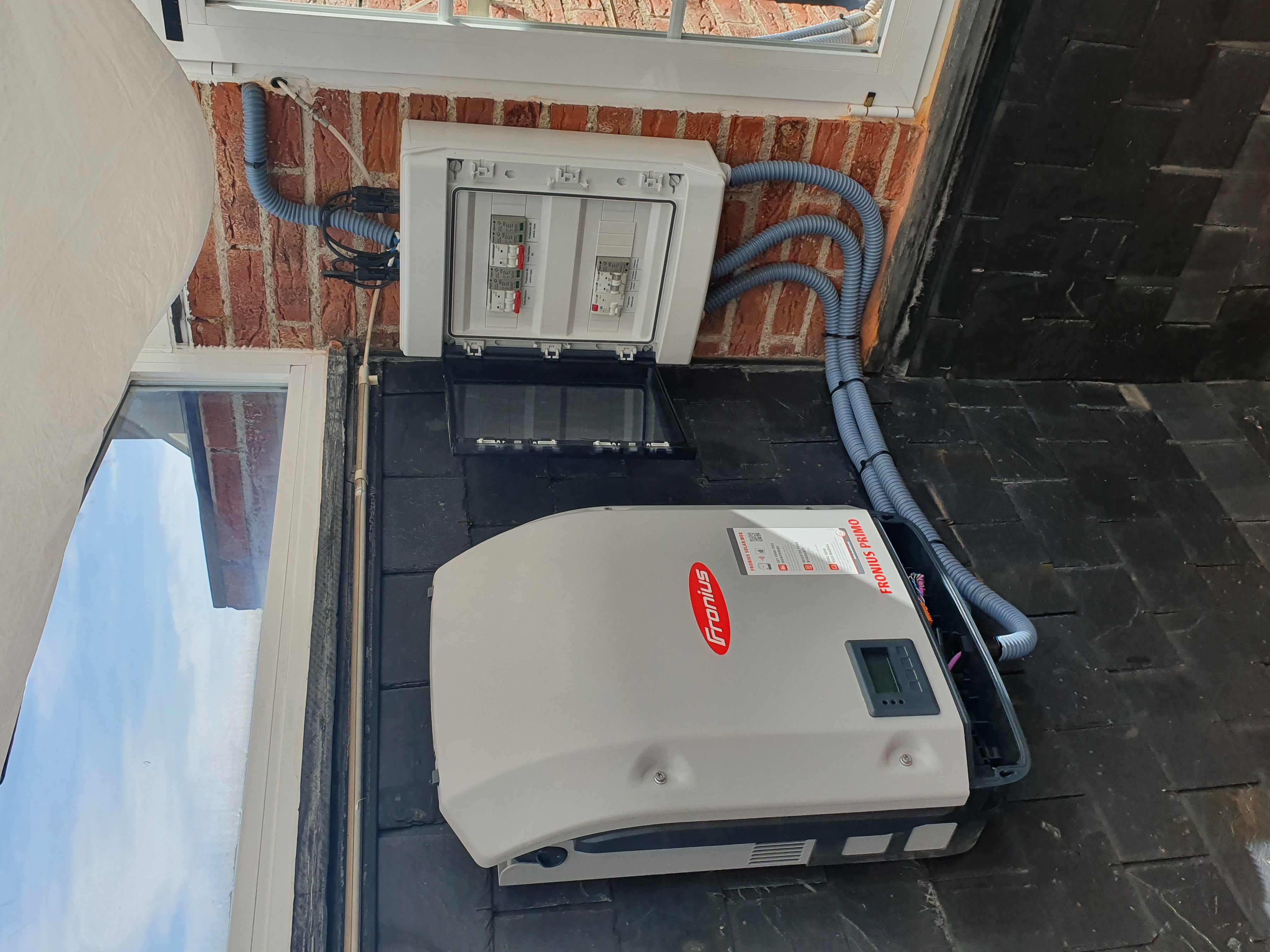 instalación solar autoconsumo 4 kw  vivienda unifamiliar
