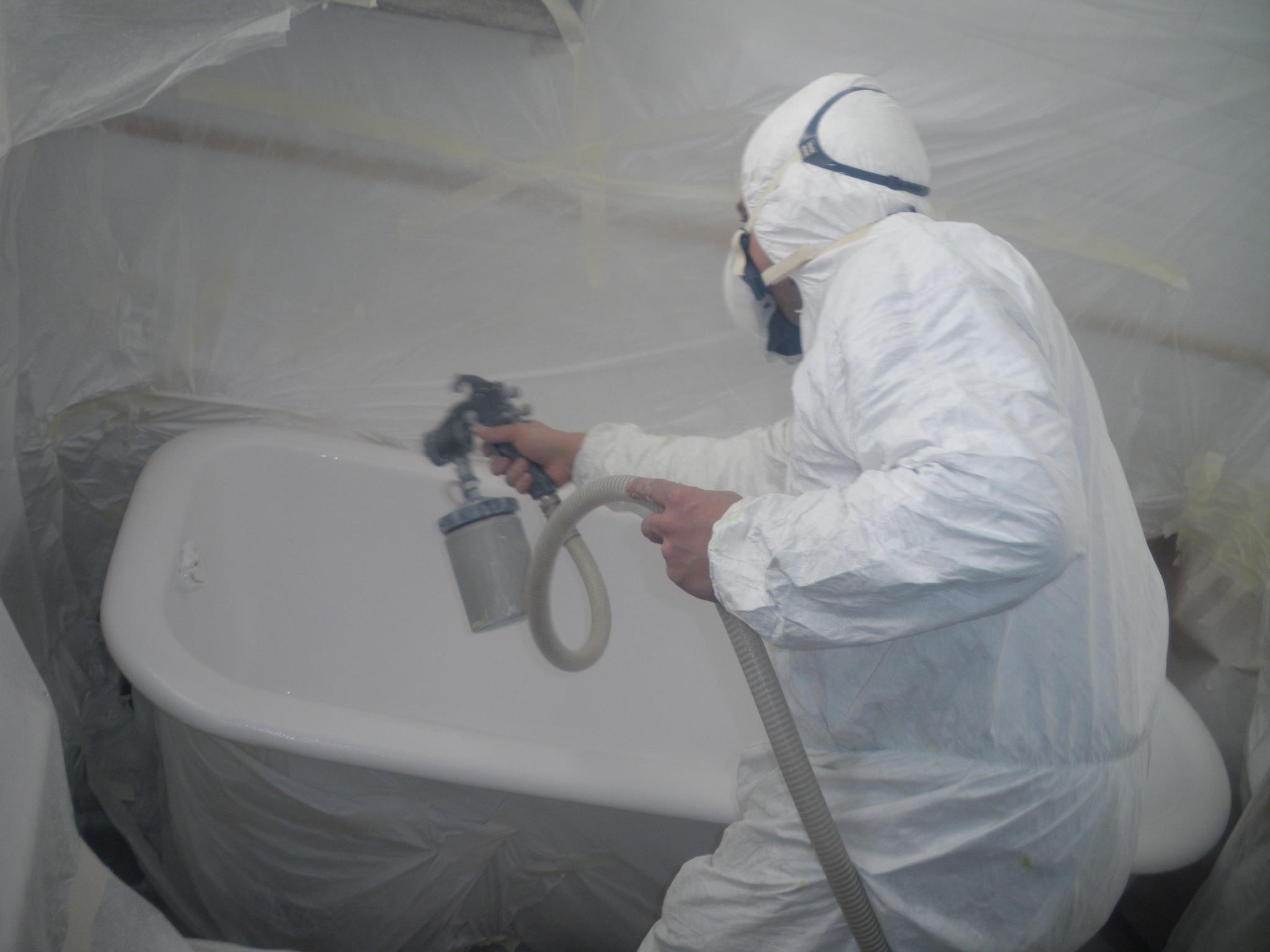 Proceso de esmaltado de bañera