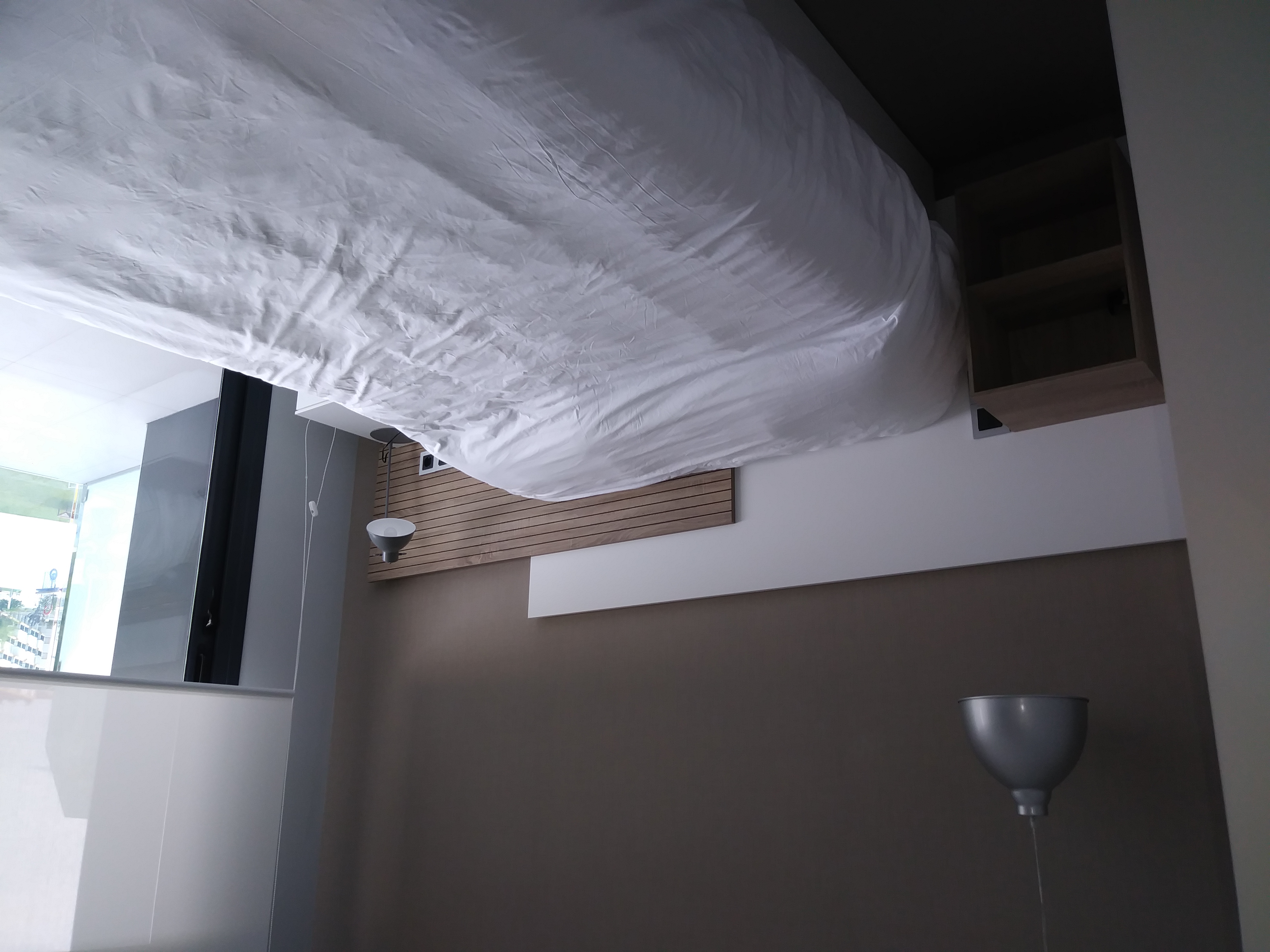 CABECERO  DE  DORMITORIO