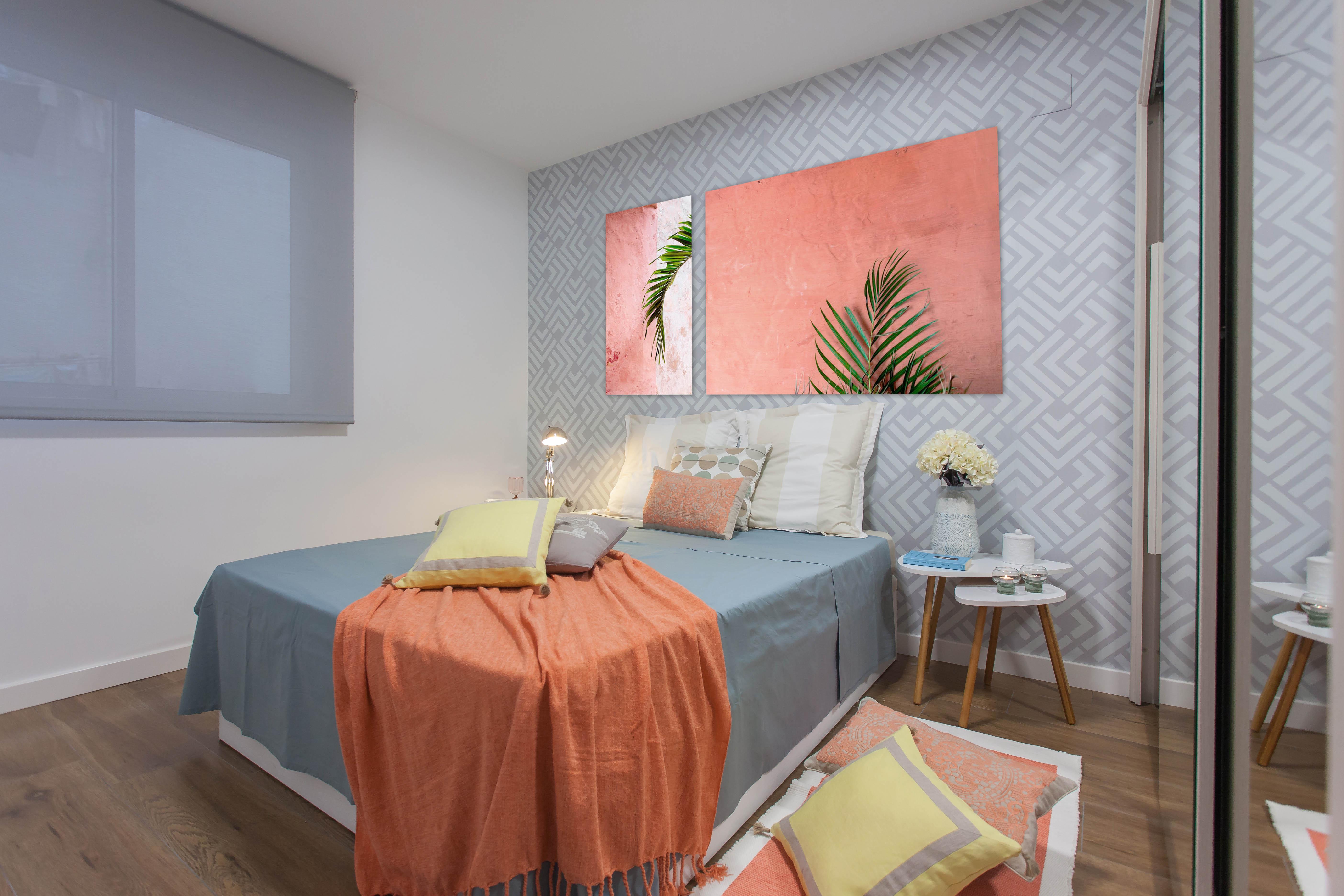 Habitación principal con papel geometrico