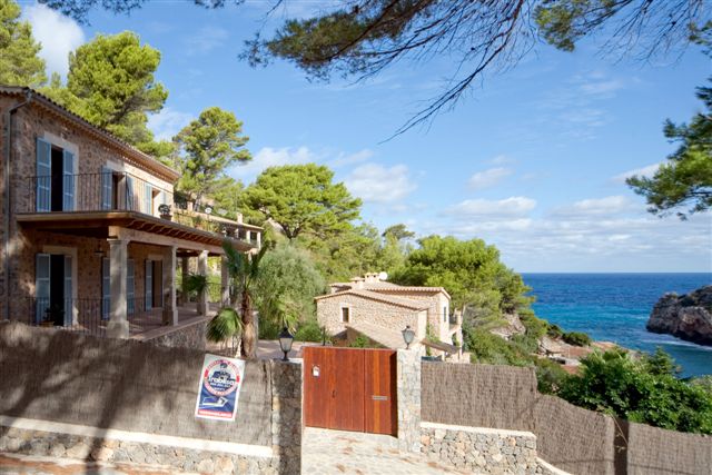 cala deia