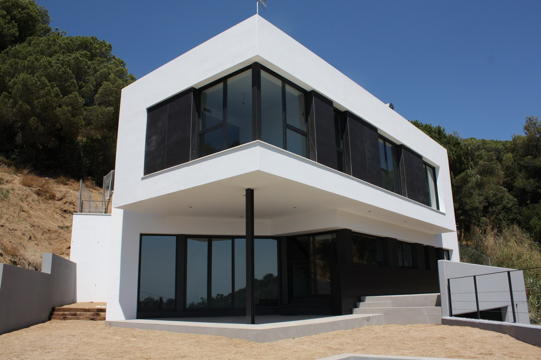 CASA UNIFAMILIAR