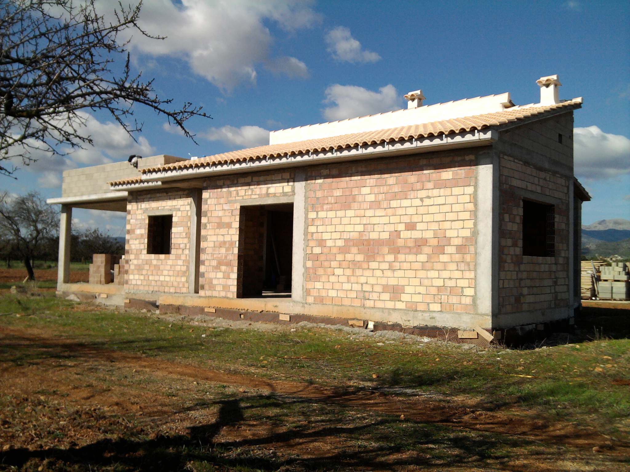 CASA UNIFAMILIAR