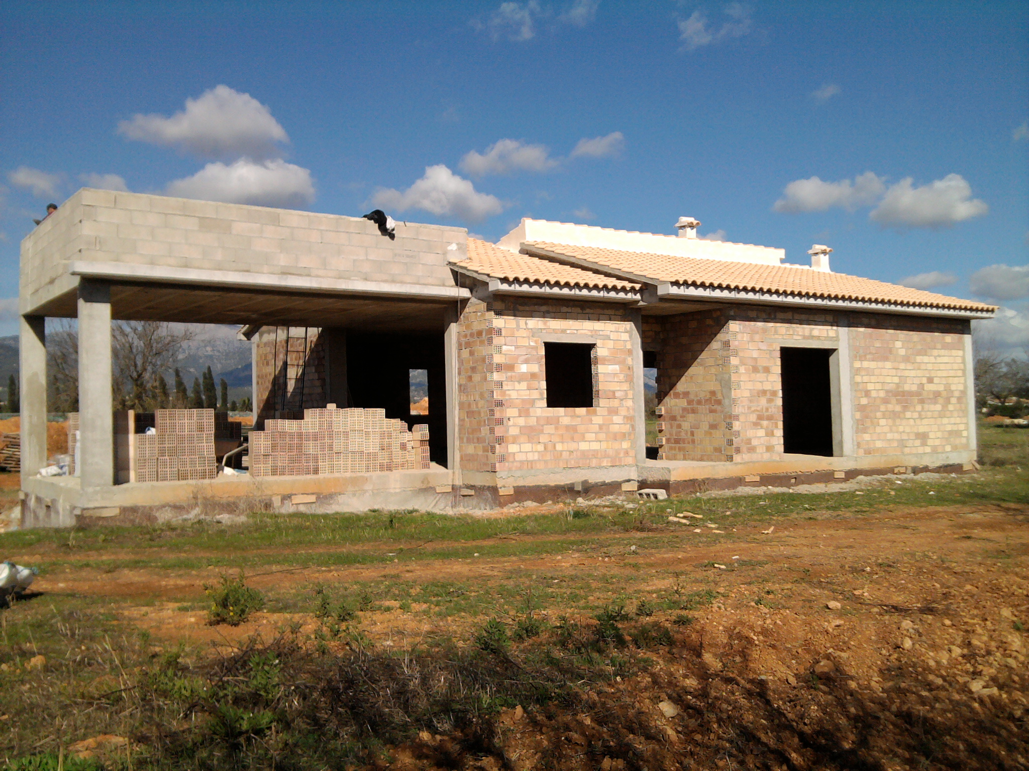 CASA UNIFAMILIAR