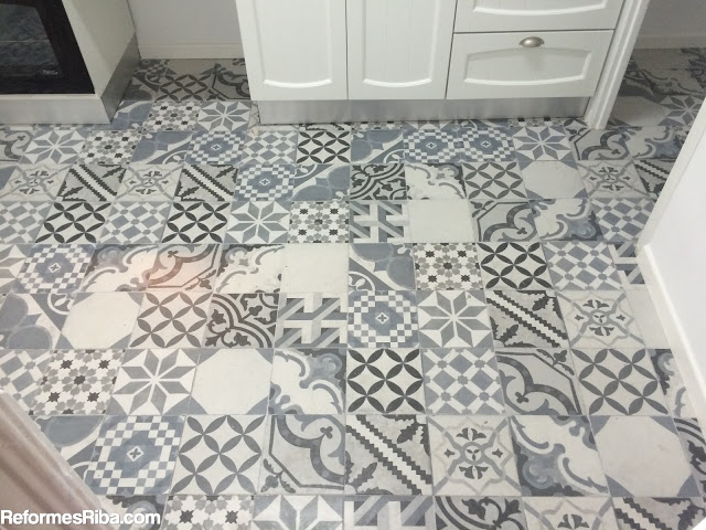 Paviment ceramic / Pavimento ceramico