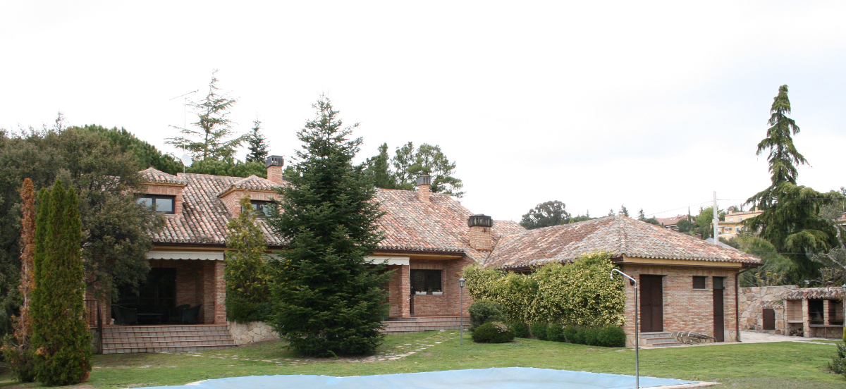 Construccion de vivienda unifamiliar aislada en la sierra de Madrid