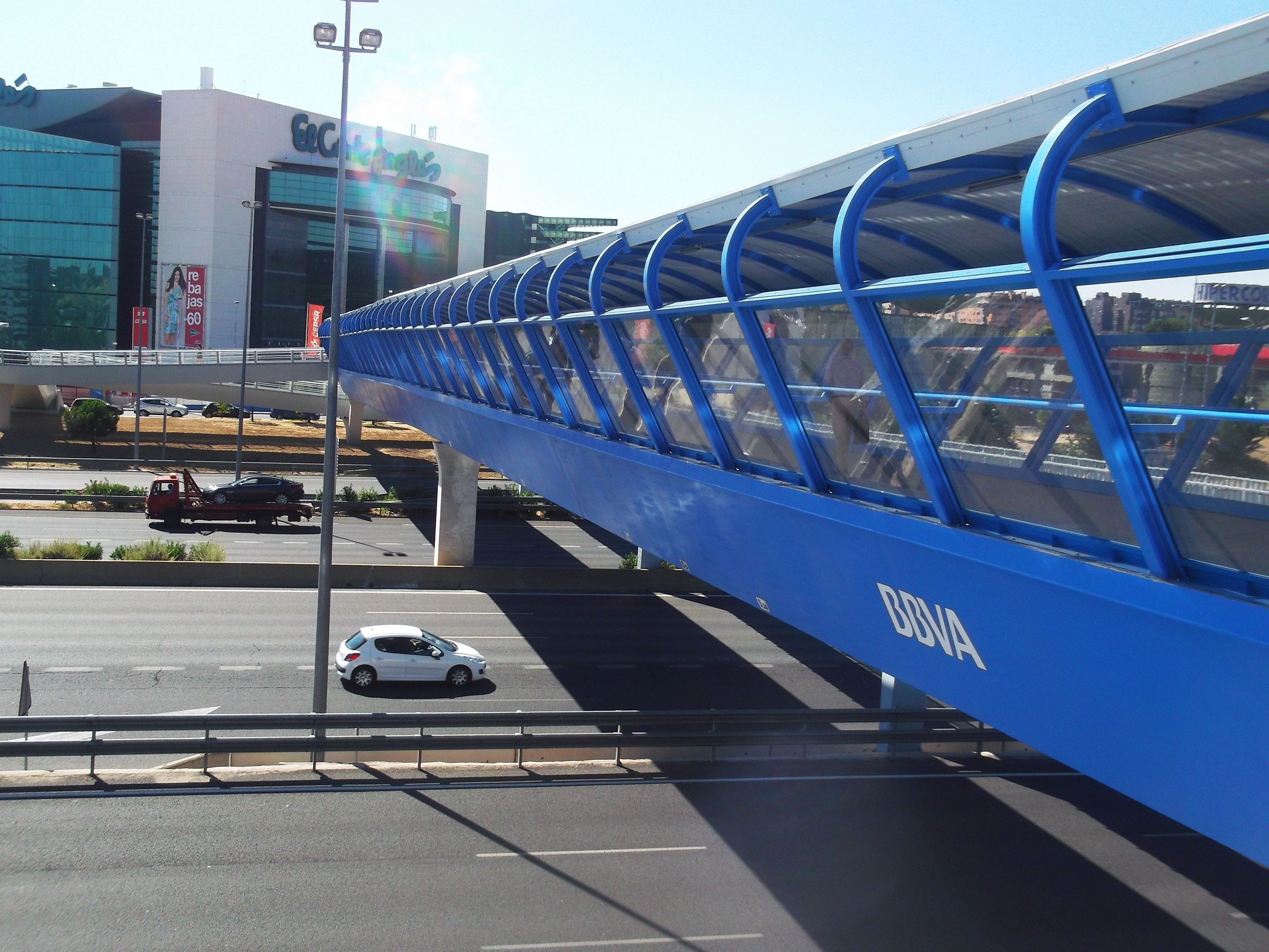 PASARELA PEATONAL NUEVA SEDE BBVA