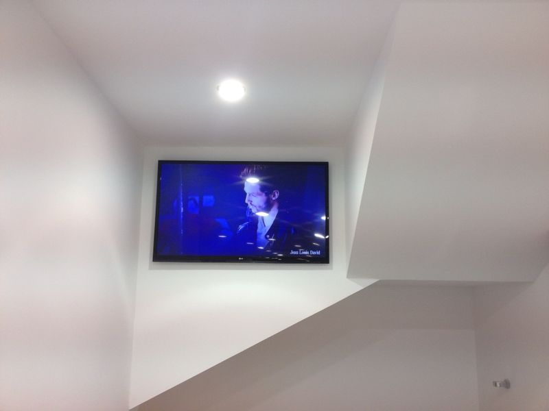 ILUMINACION Y TV PLASMA