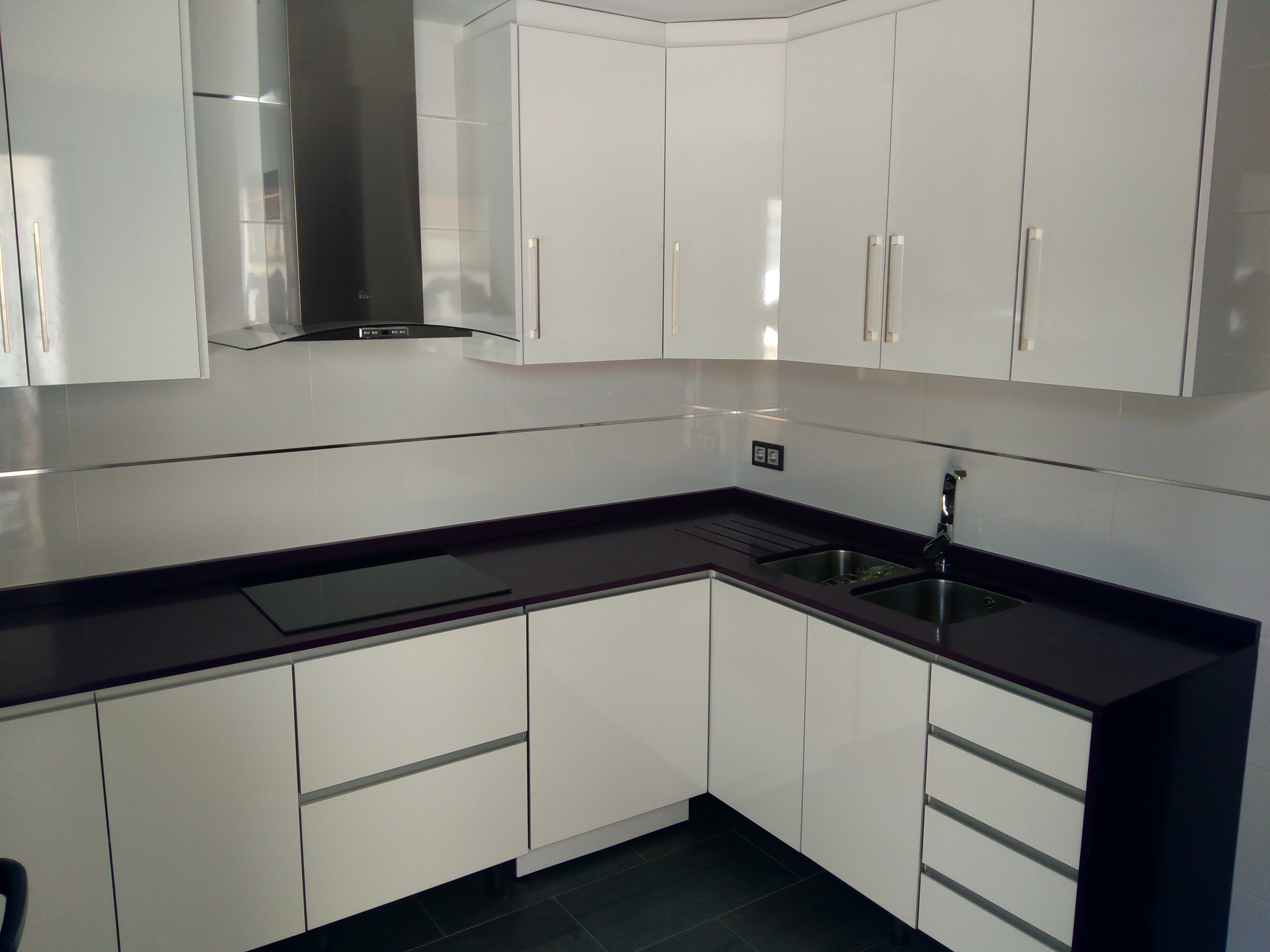 Cocina en Pozo Alcón silestone