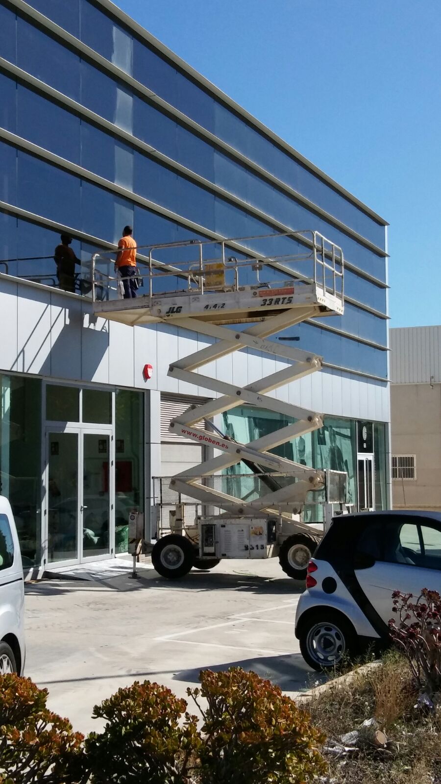 Limpieza de naves industriales