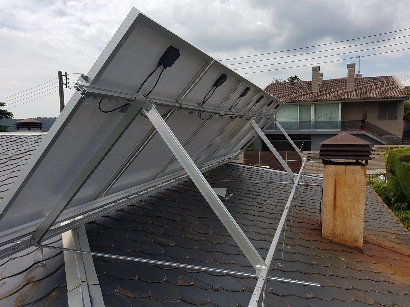 Instalación de energía solar fotovoltaica para autoconsumo de 1.5 kw en zona 3 con inyección 0 Caldes de montbu