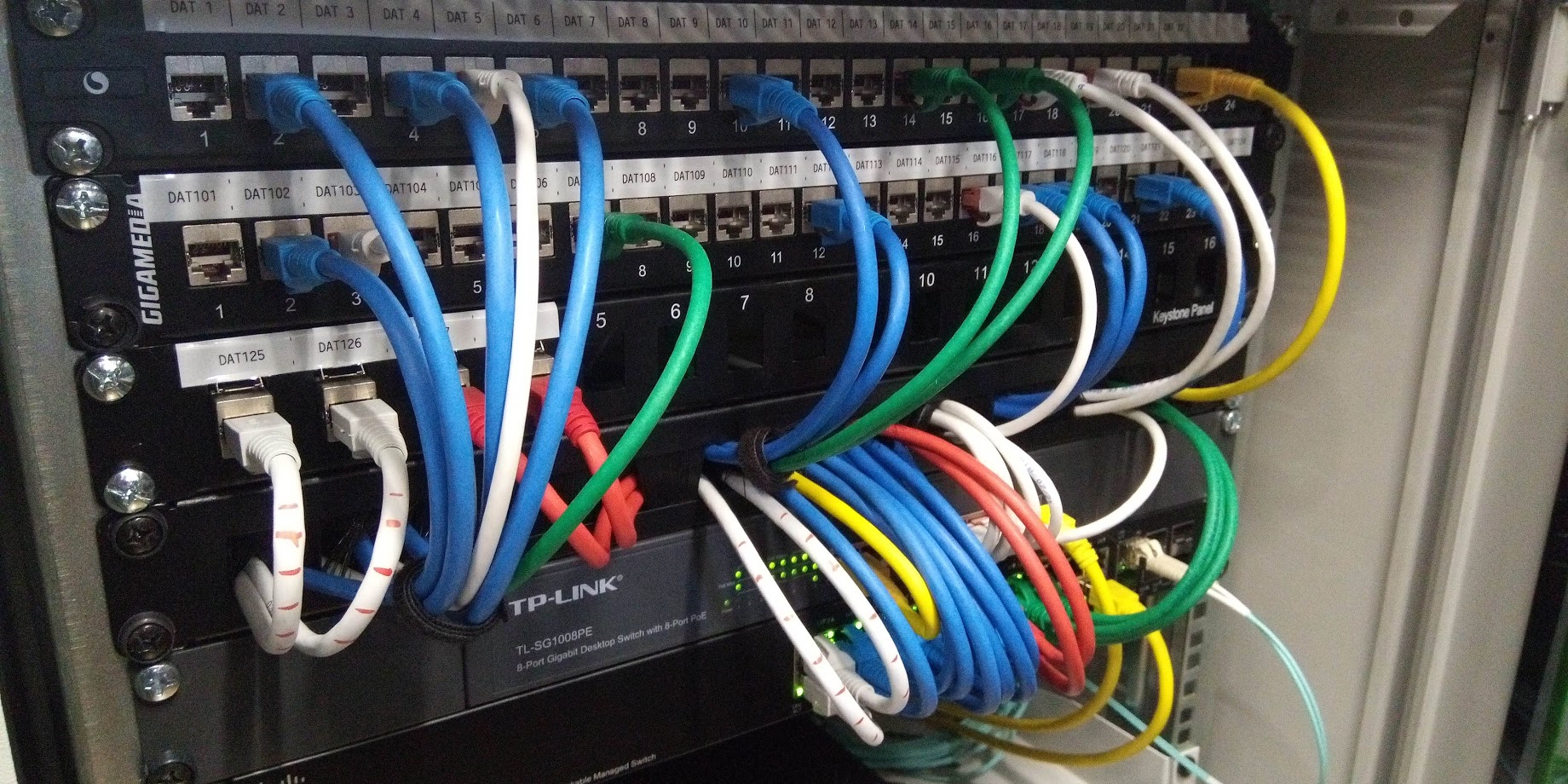 infraestructura de telecomunicaciones oficina