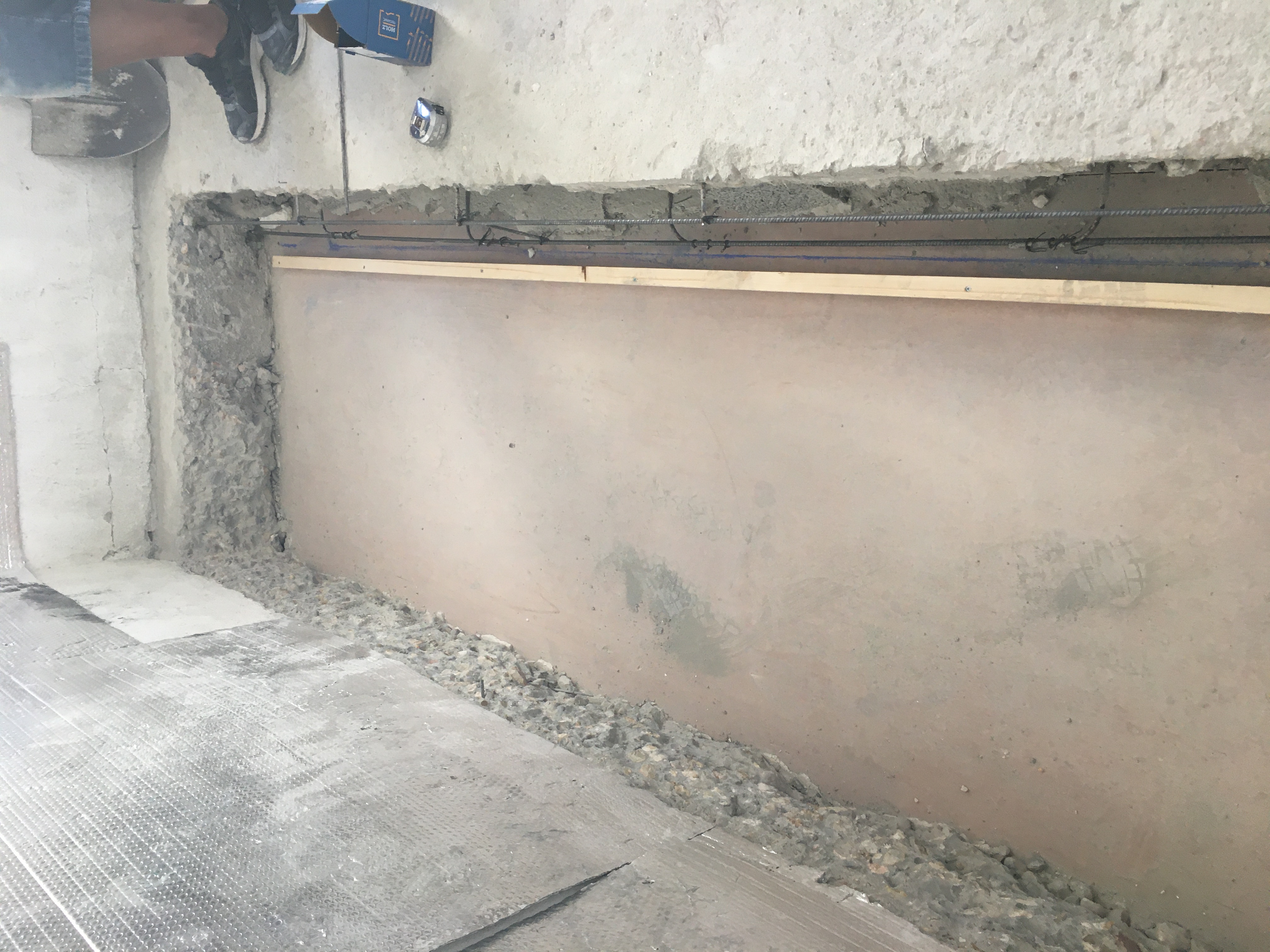Conexión entre vivienda y trastero en Ponteareas. 5.