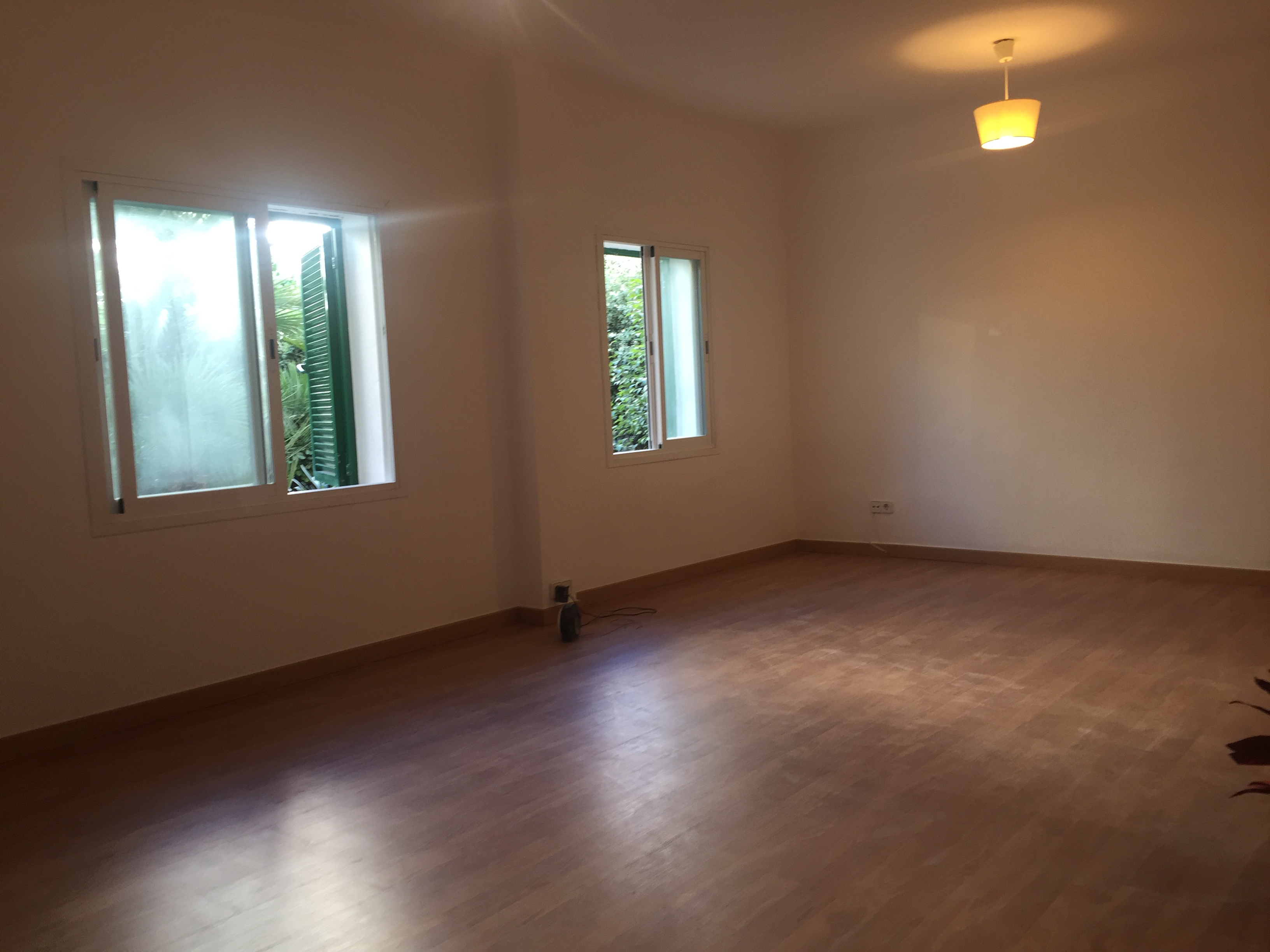 Pintura e instalación de parquet