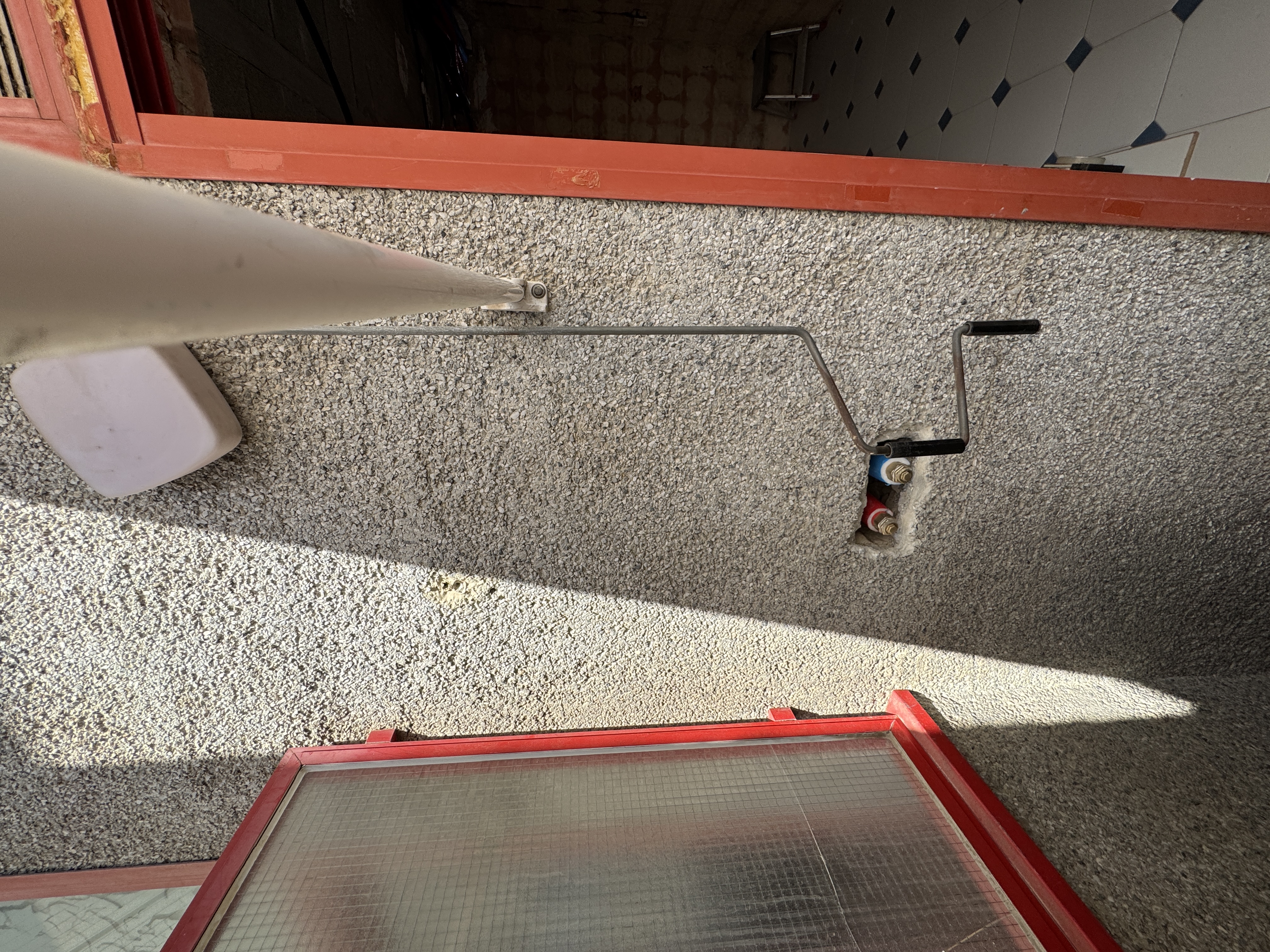 Instalación de caldera Vaillant con conexión de tuberías