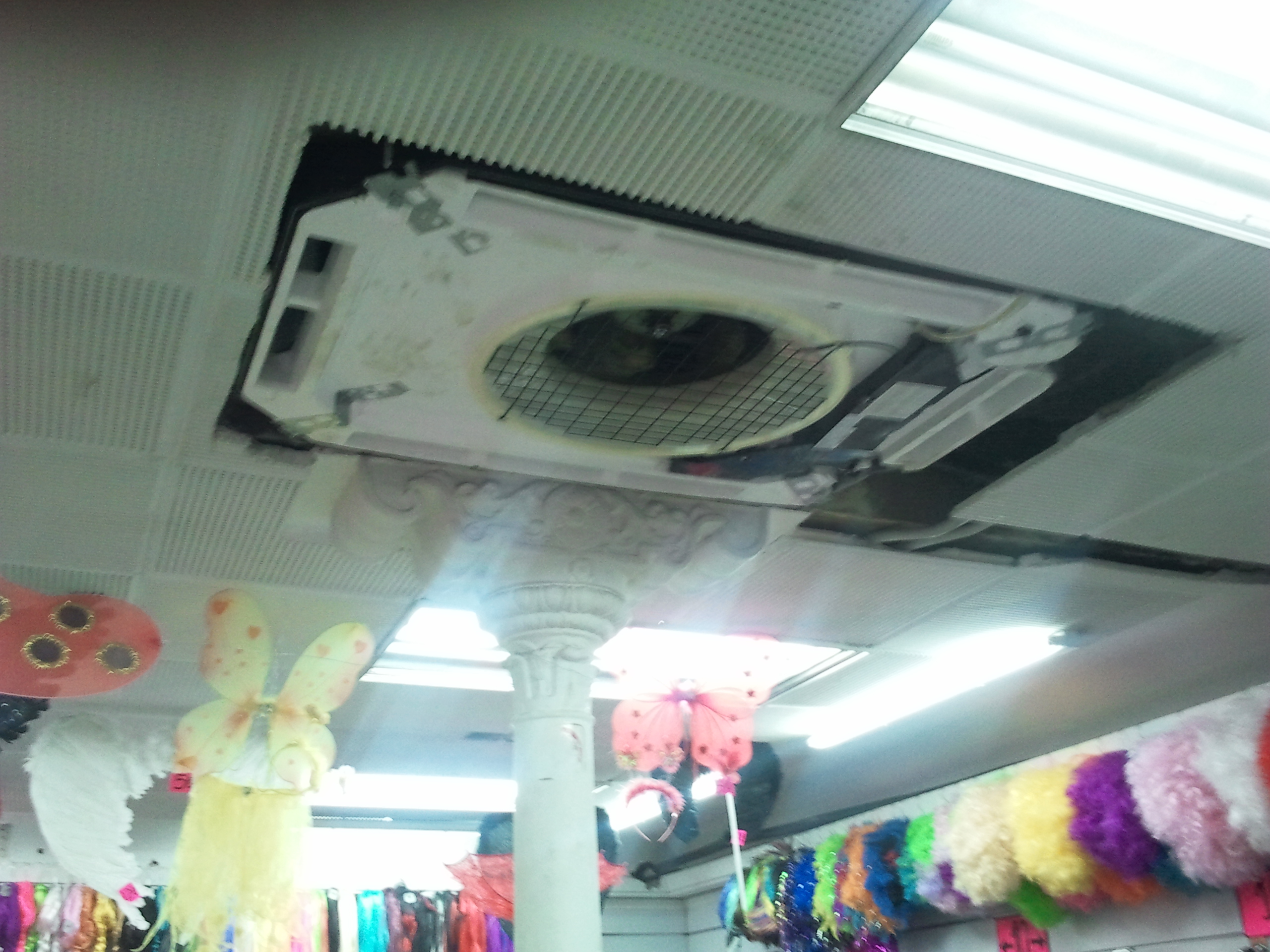 Instalacion tipo cassete en local comercial