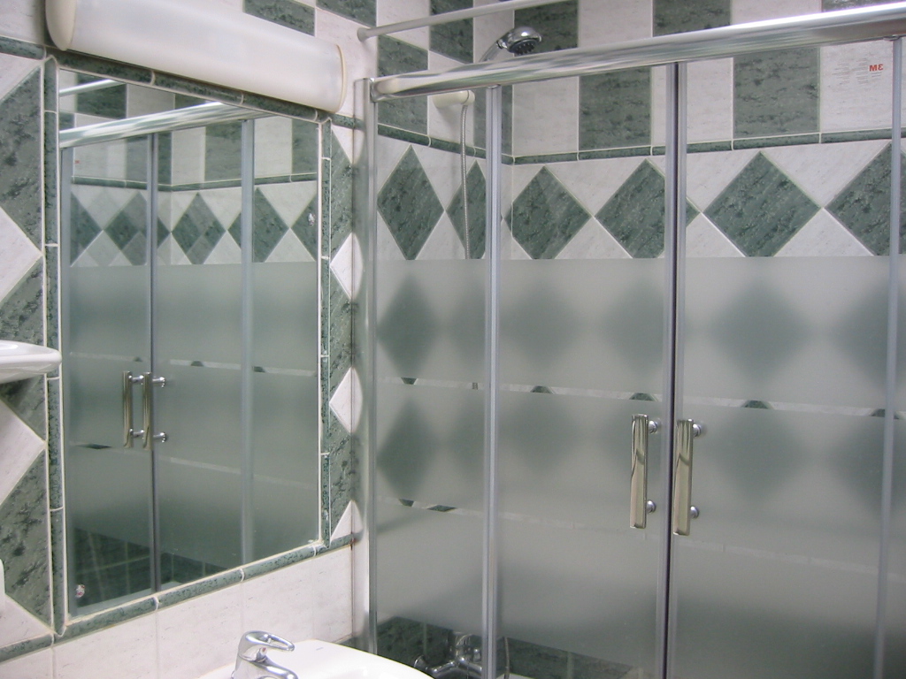 Mamparas de Cristal para Ducha y Baño a medida