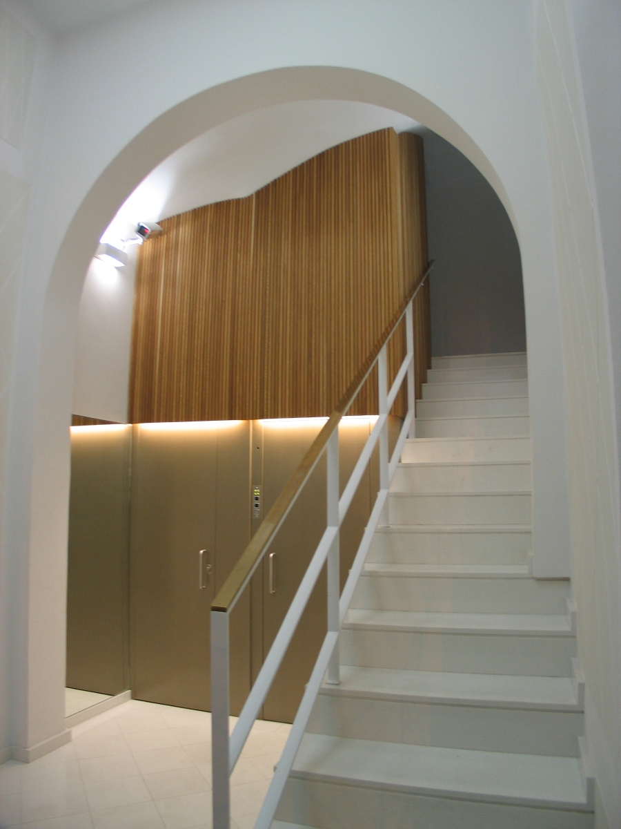 Reforma de hall i ascensor en edificio històrico, Girona