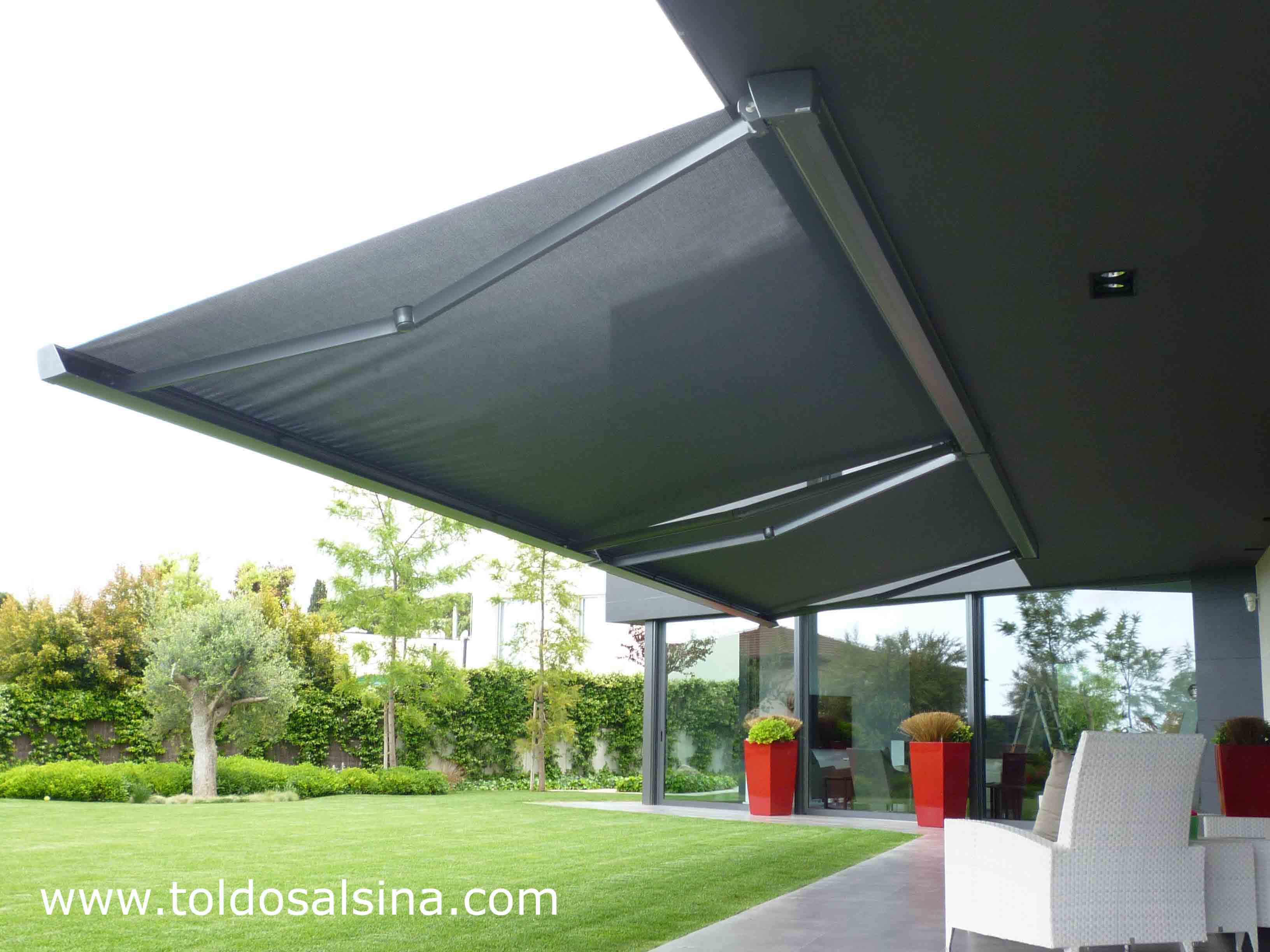 Toldo extensible sistema cofre