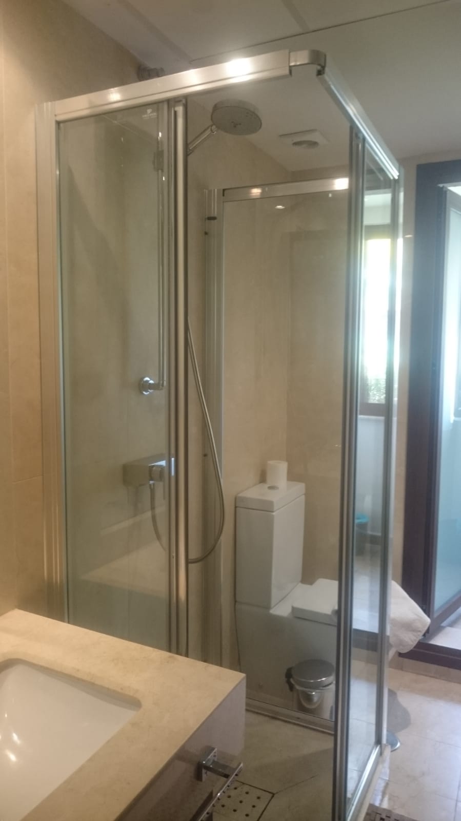 Limpieza completa de baño