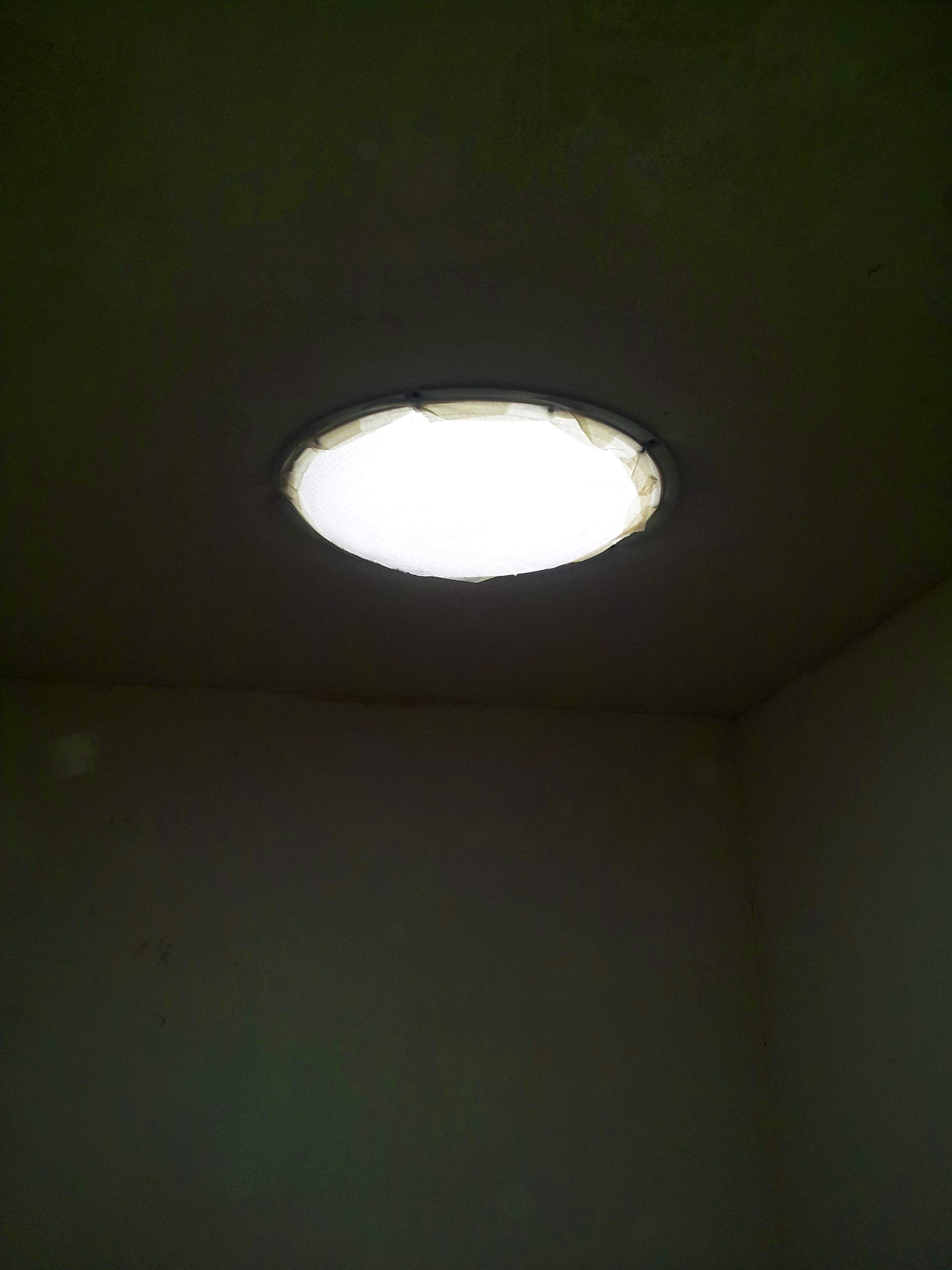 traga luz por interior