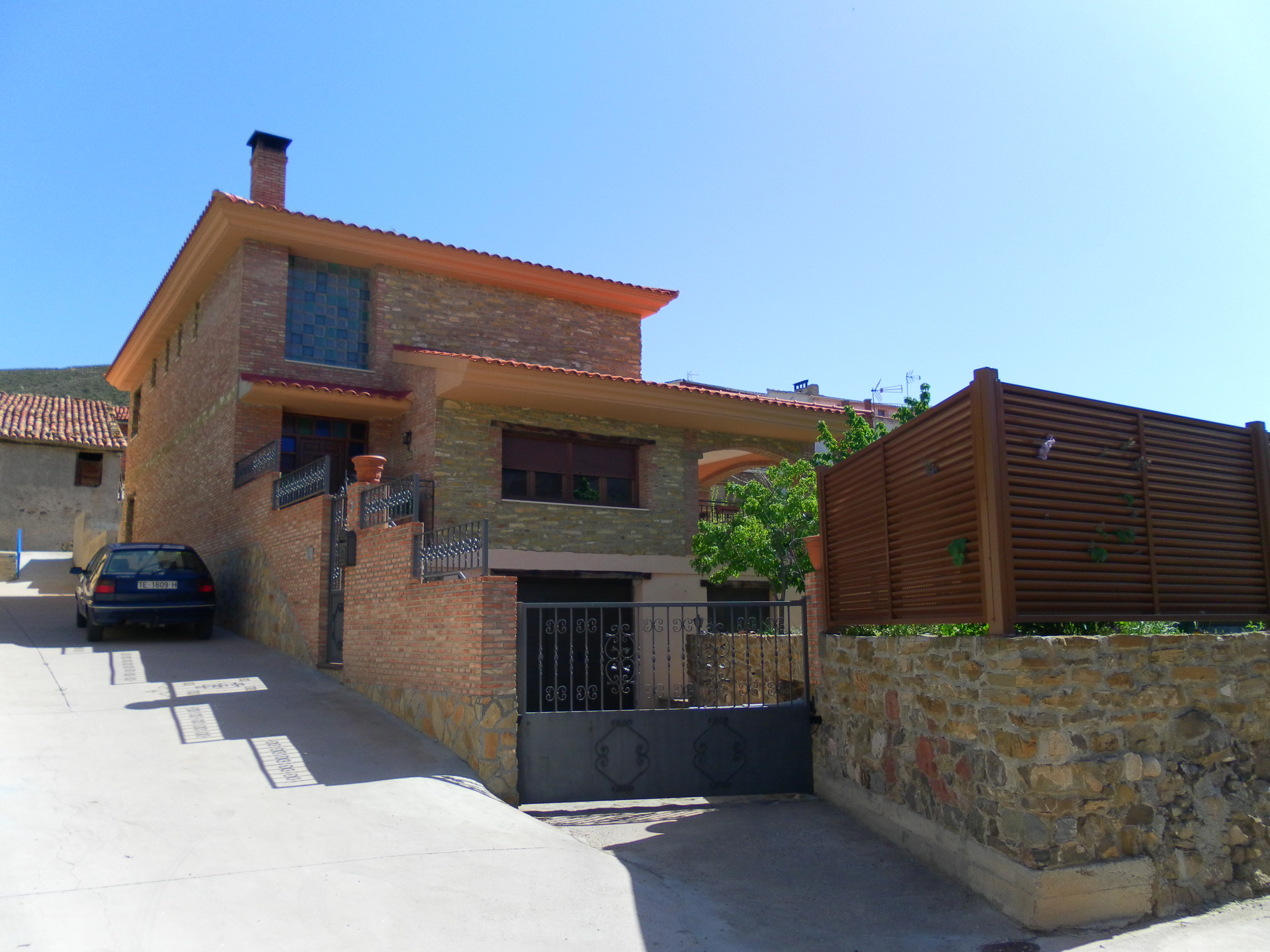 VIVIENDA EN MONTALBAN