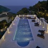 Reposicionar azulejos y renovar juntas de la piscina