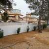 Cavar manualmente y vaciar 20 cm de tierra en jardín trasero de chalet adosado de 57m2 aprox en leganés (madrid), incluidos transporte a contenedor y retirada del mismo