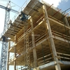 Alquilar andamio para construcción