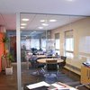 Hacer oficinas con separaciones de cristal