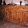 Montaje de lamparas , esquineras de madera y un mueble del recibidor