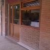 Toldo para la puerta de un bar