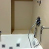 Sellar una bañera, incluido grifo